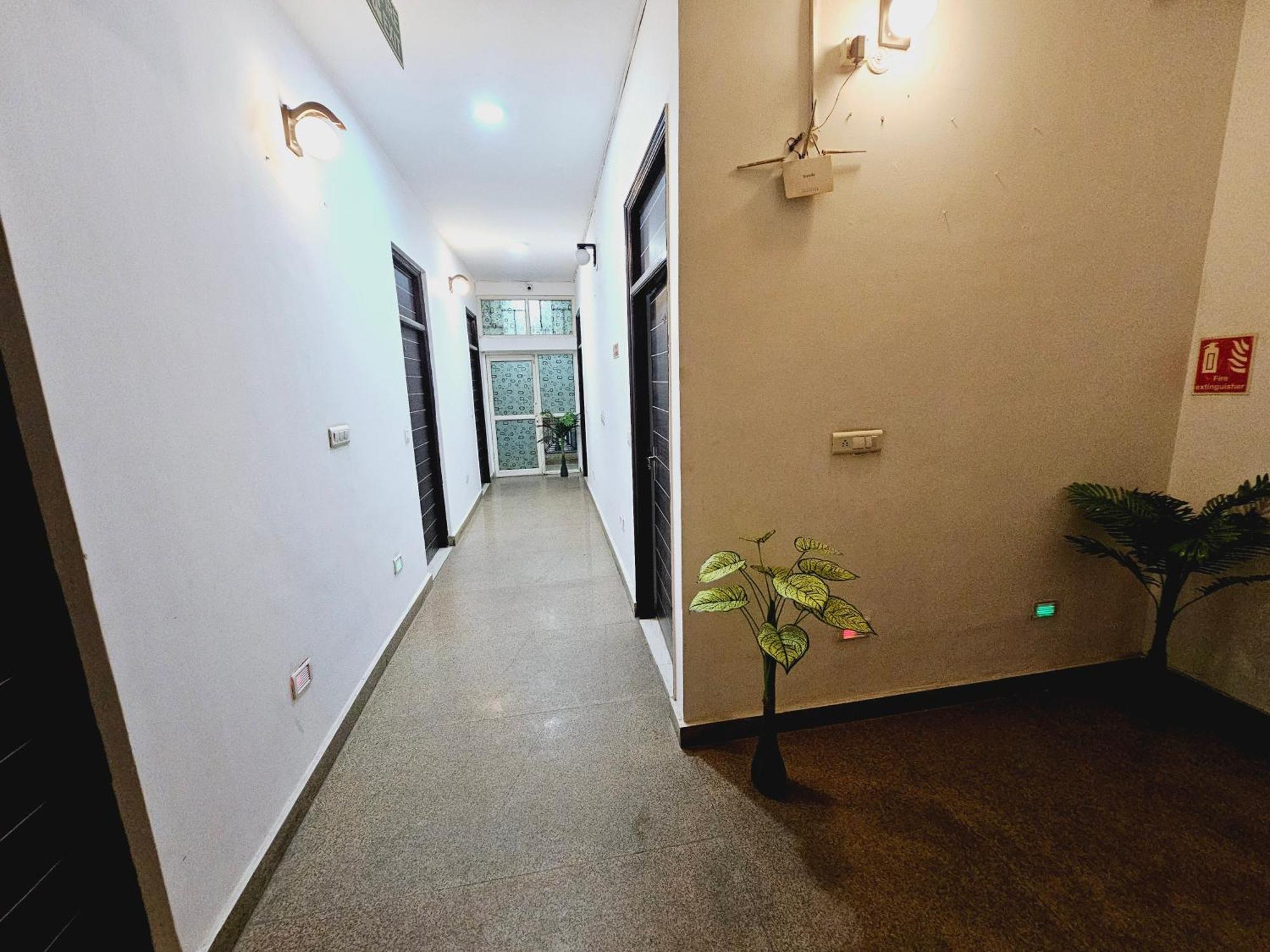 Hotel Tulip Near Delhi Airport Nueva Delhi Exterior foto