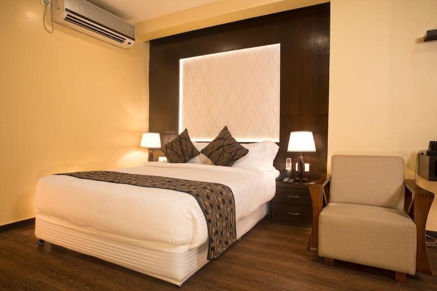 Hotel Tulip Near Delhi Airport Nueva Delhi Exterior foto